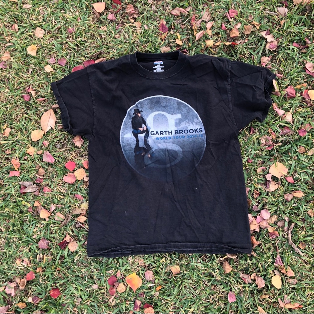 Garth Brooks shirt